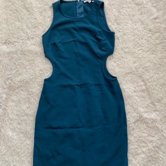 Elizabeth and James Dresses & Skirts - Elizabeth and James Size 4 Teal Cut Out Dress
